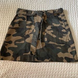 Forever 21 camo skirt
